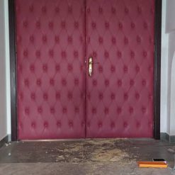 در سالن کنفرانس دولنگه آکوستیک چرم دوخت رنگ زرشکی کد 11356