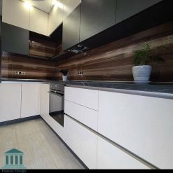 کابینت آشپزخانه ام دی اف سفید طوسی کد 0202 7 کابینت آشپزخانه ترکیبی پی وی سی و هایگلاس کد 0202