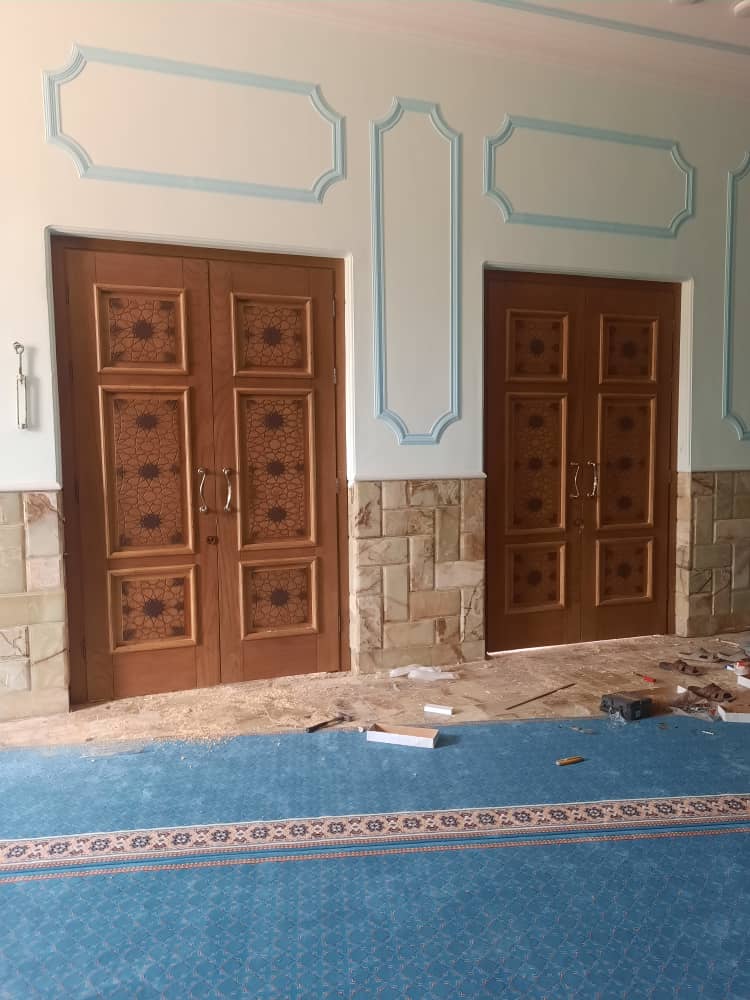 درب مسجد طرح اسلیمی گره چینی روکش بلوط کد 30406
