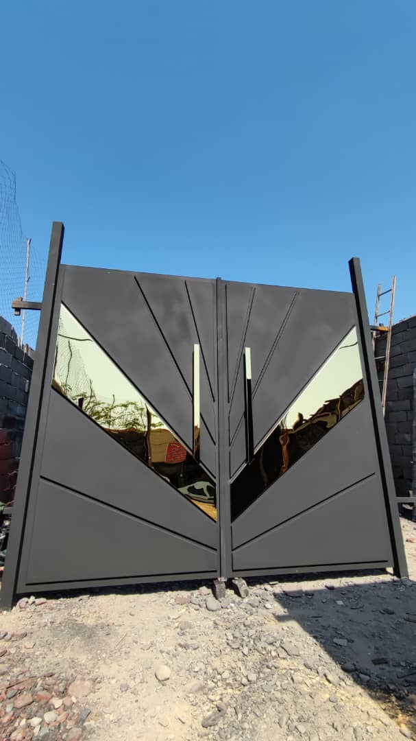 ابعاد استاندارد درب حیاط برای ساختمان چند واحدی