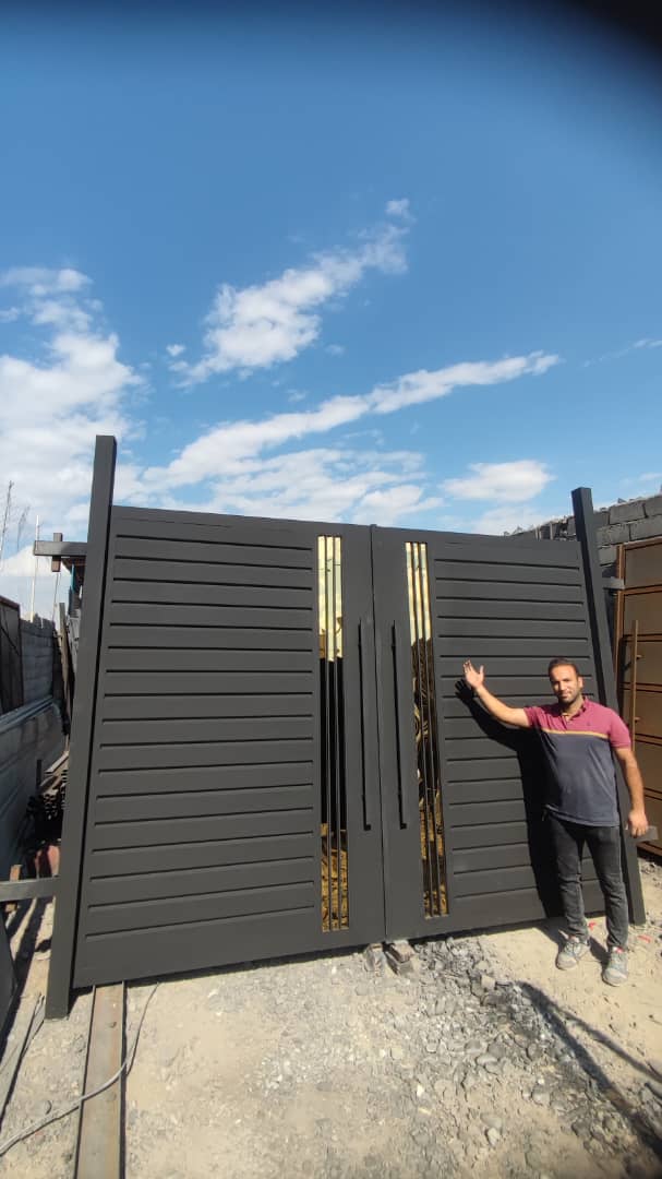 ابعاد استاندارد درب حیاط برای ساختمان چند واحدی