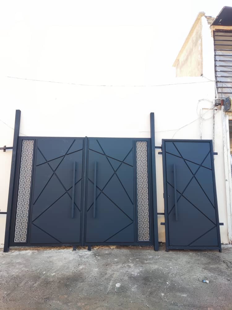 راهنمای انتخاب درب حیاط مناسب ویلا