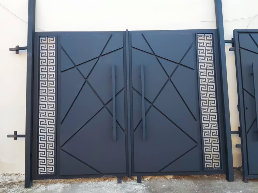 قیمت درب حیاط فلزی سفارشی