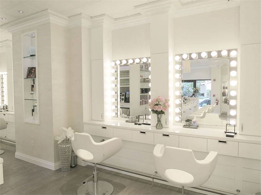 طراحی و اجرای دکوراسیون آرایشگاه 36 Furniture in the Scandinavian decoration of the hair salon