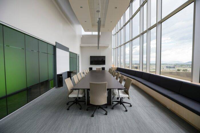 طراحی و اجرای دکوراسیون اتاق کنفرانس 73 Furniture in the art deco decoration of the conference room