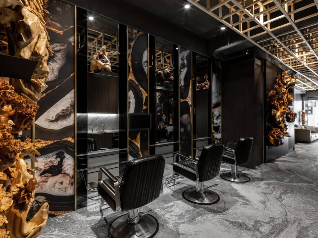 طراحی و اجرای دکوراسیون آرایشگاه 28 Furniture in the neoclassical decoration of the barber shop