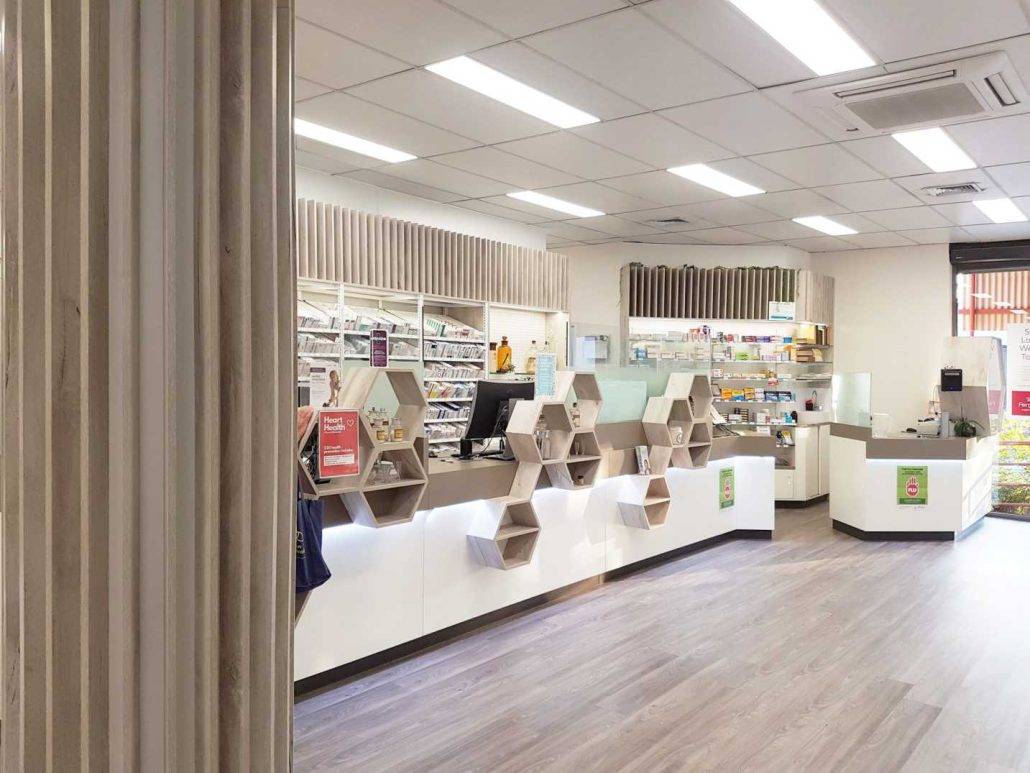 طراحی و اجرای دکوراسیون داروخانه 35 Art deco decor of the pharmacy