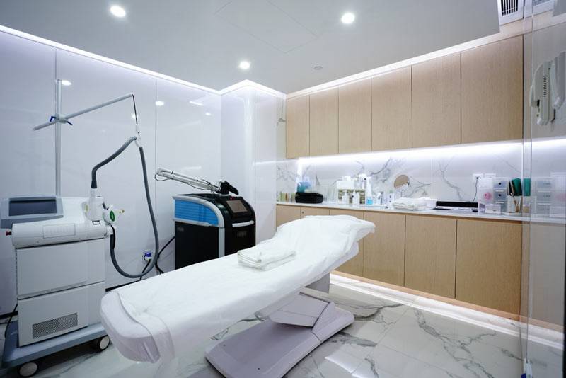 طراحی و اجرای دکوراسیون درمانگاه 15 Classic clinic decor
