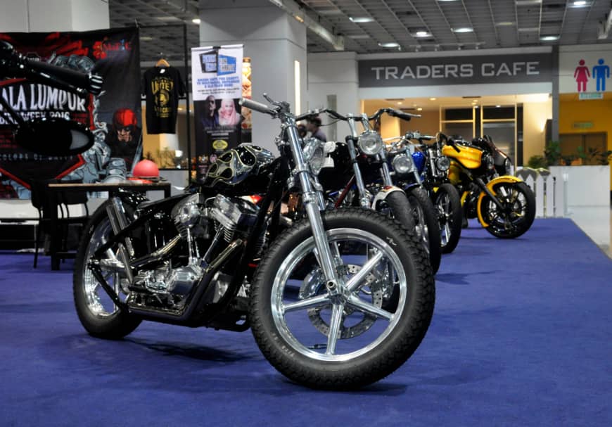 طراحی و اجرای دکوراسیون نمایشگاه موتور سیکلت 6 Designing and implementing the decoration of the motorcycle exhibition