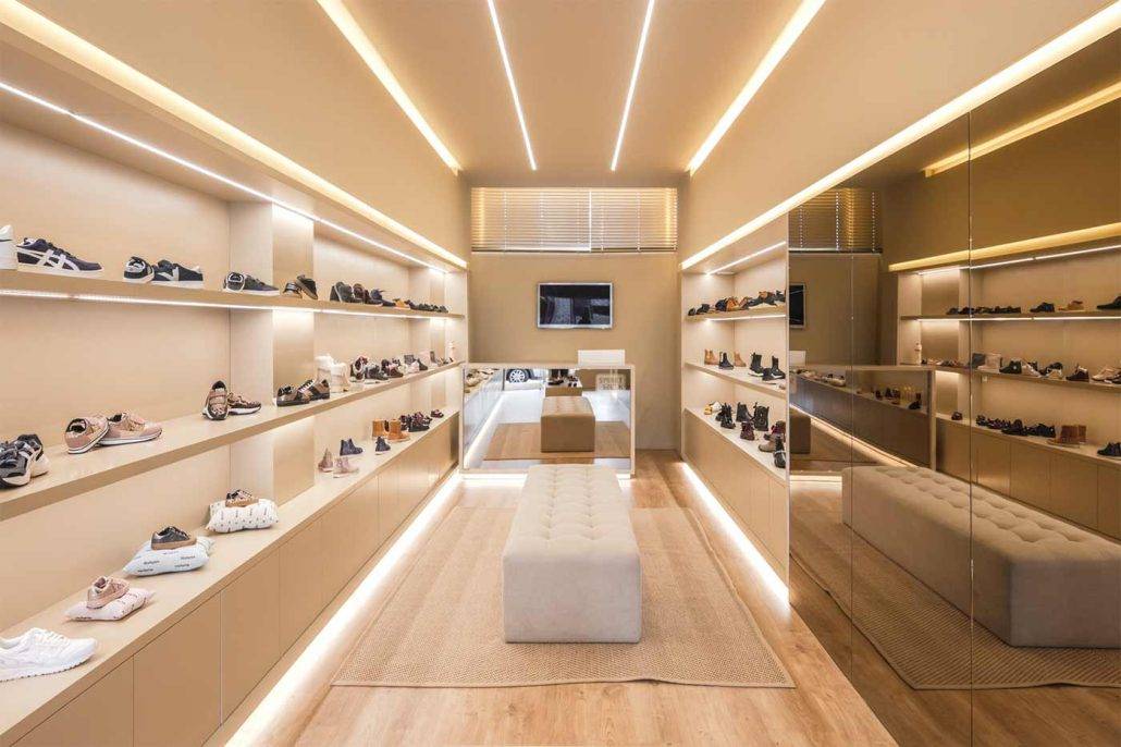 طراحی و اجرای دکوراسیون فروشگاه کفش 27 Industrial decoration of shoe store