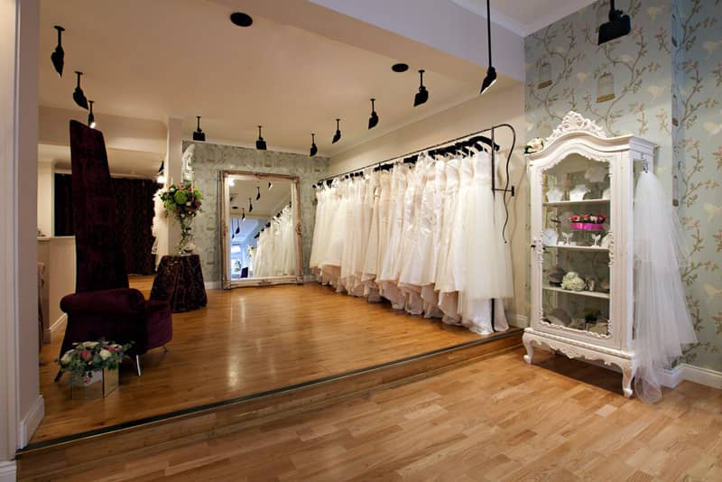 طراحی و اجرای دکوراسیون مزون لباس عروس 27 Industrial style decoration of bridal dress maison
