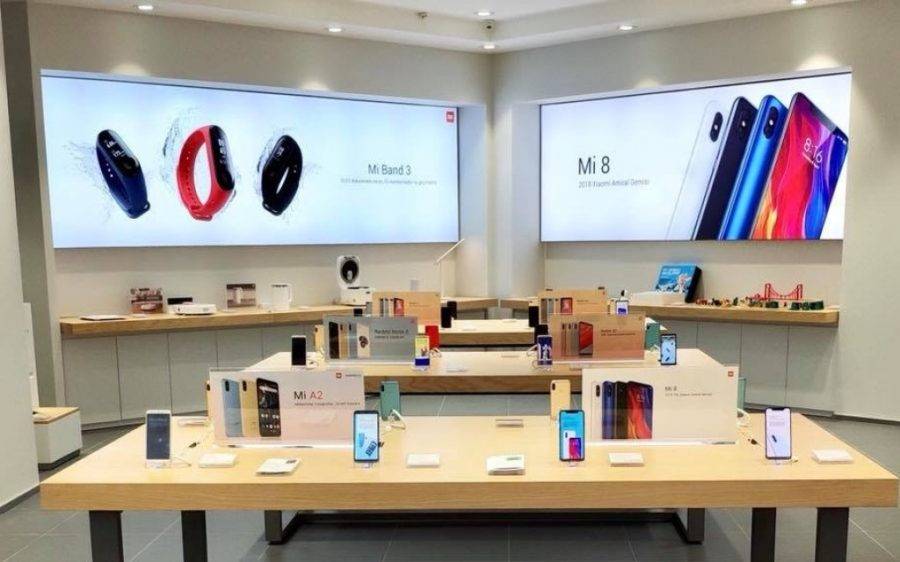 طراحی و اجرای دکوراسیون موبایل فروشی 12 Modern style decoration of mobile shop