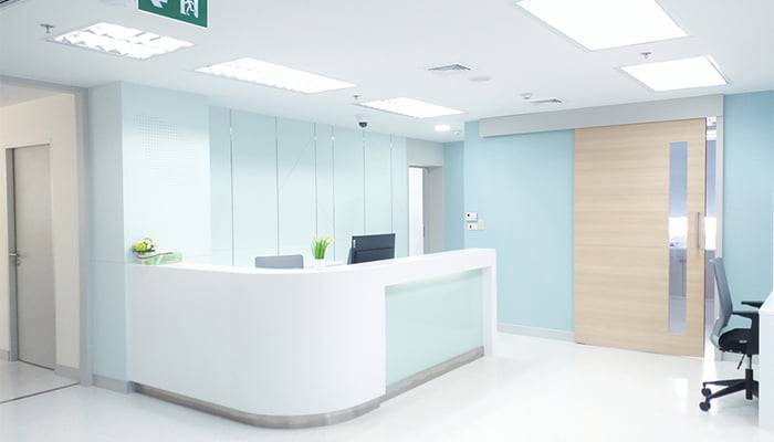 طراحی و اجرای دکوراسیون درمانگاه 12 Modern style decoration of the clinic