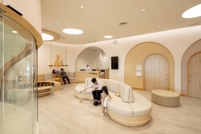 طراحی و اجرای دکوراسیون درمانگاه 31 Services in clinic decoration