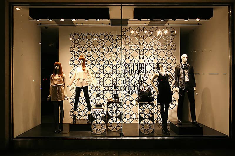 طراحی و اجرای دکوراسیون لباس فروشی 54 Traditional Iranian style decoration of clothes shop