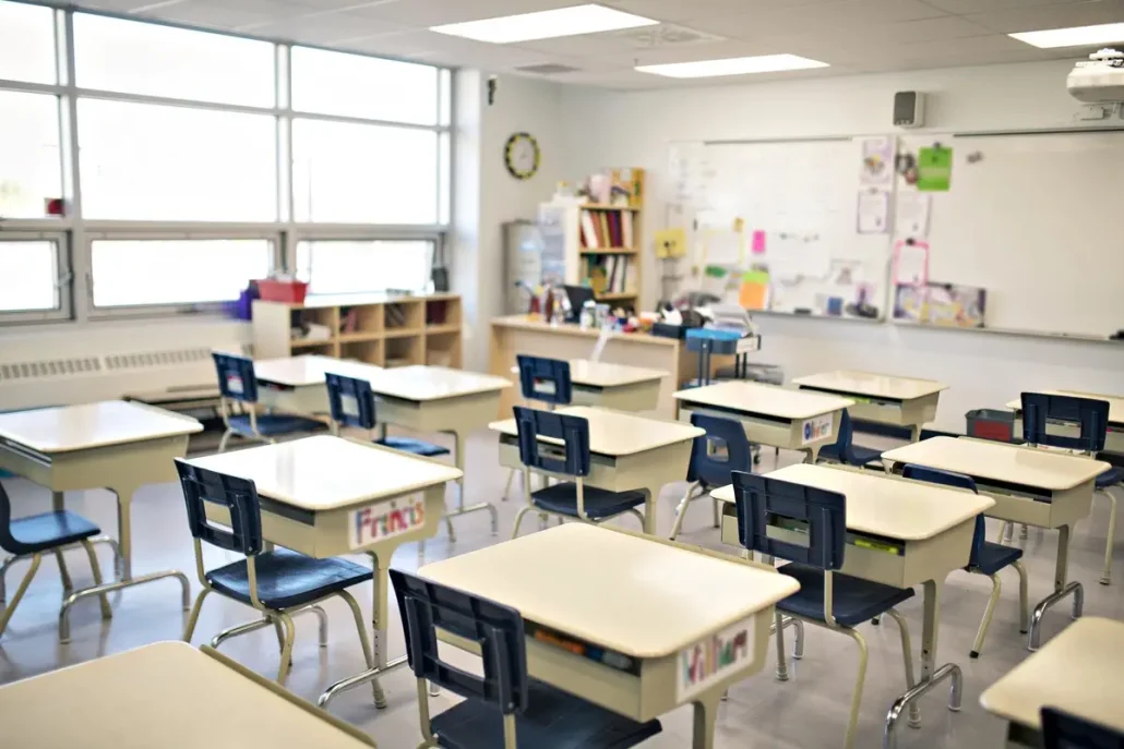 طراحی و اجرای دکوراسیون مدرسه 4 Classic school decor