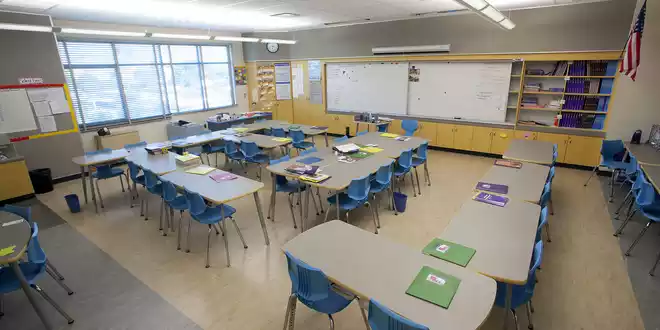 طراحی و اجرای دکوراسیون مدرسه 5 Classic school style decoration