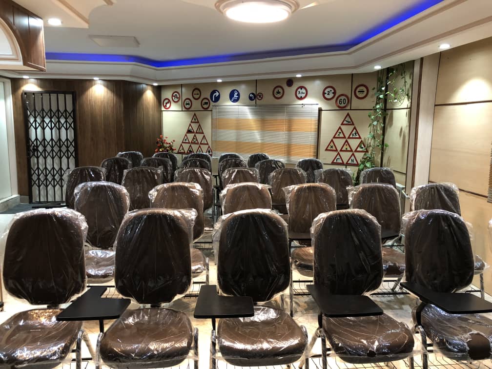 طراحی و اجرای دکوراسیون آموزشگاه رانندگی 1 Design and implementation of driving school decoration