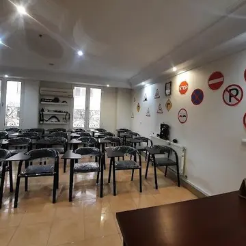 طراحی و اجرای دکوراسیون آموزشگاه رانندگی 25 Driving school neoclassic style decor