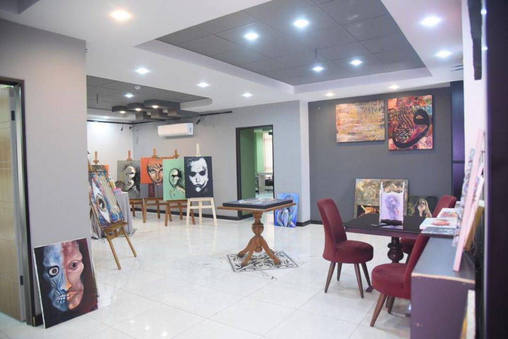 طراحی و اجرای دکوراسیون آموزشگاه نقاشی 2 Modern style decoration of painting school