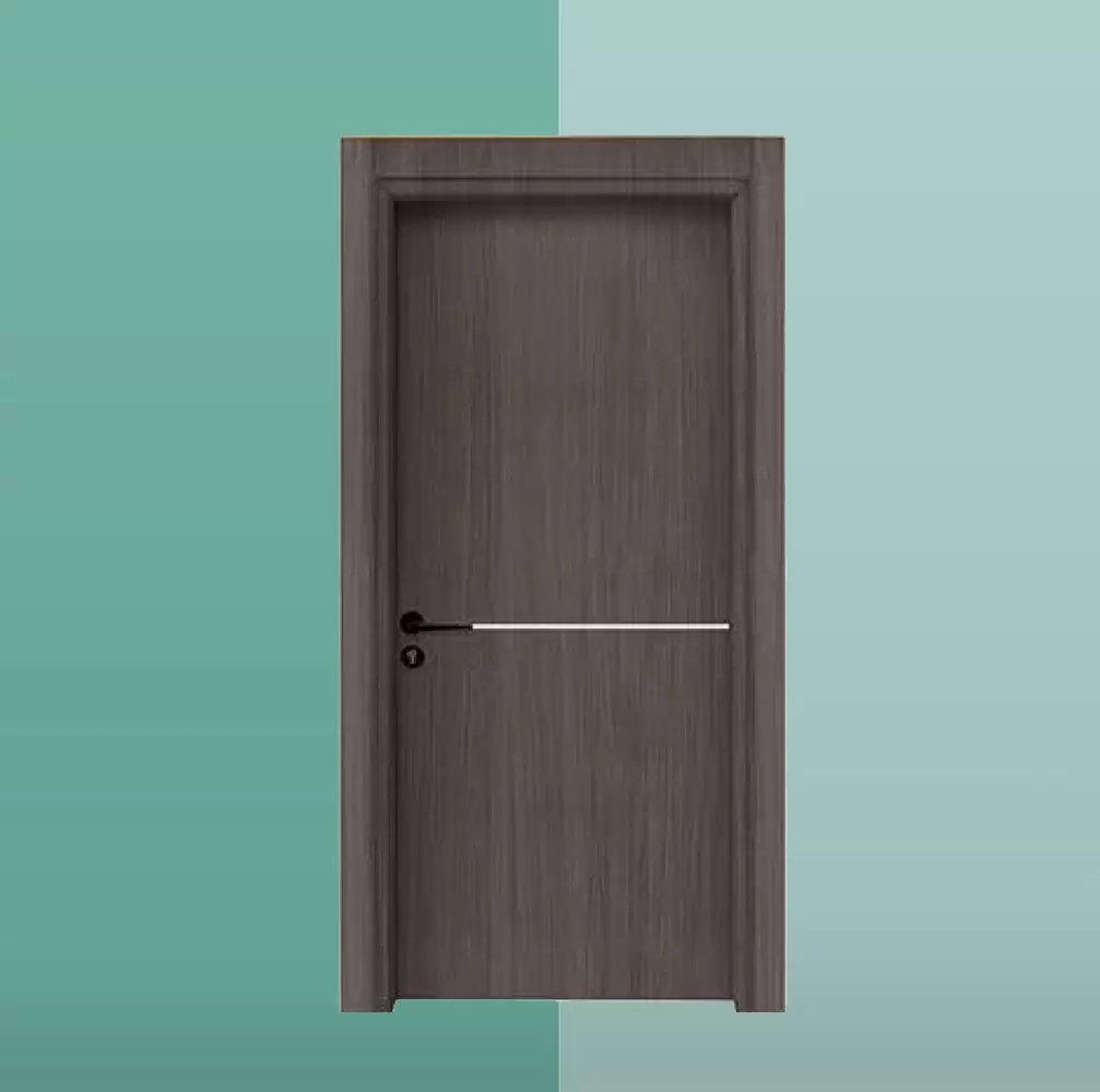 مقایسه درب ضد آب چوبی و فلزی؛ کدام مناسبتر است؟ 1 درب پلی وود تریم آلومینیوم