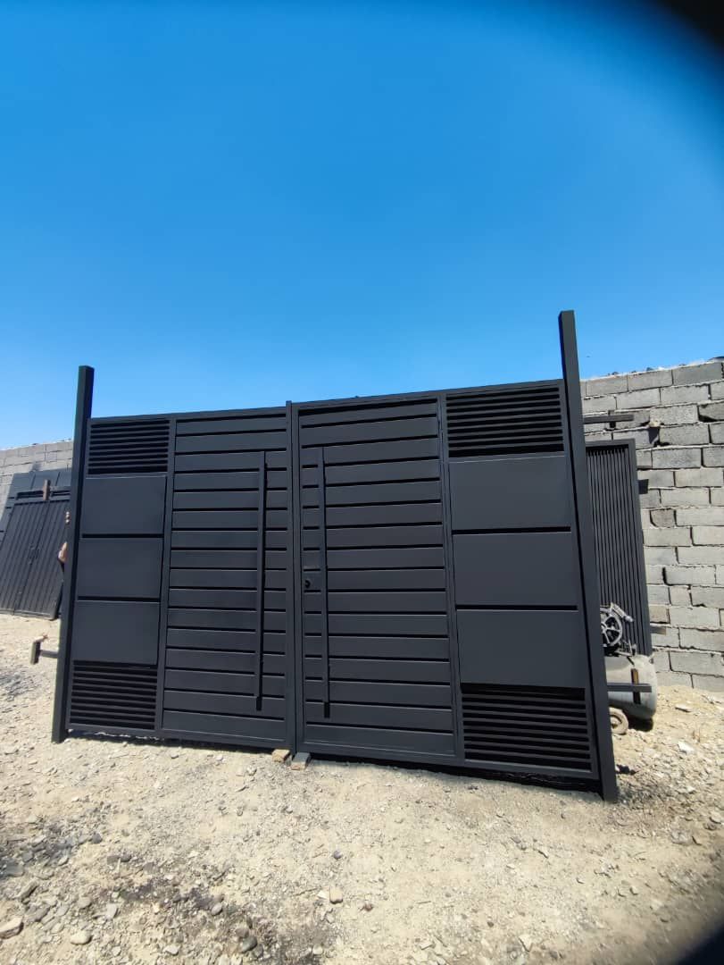 چگونه امنیت درب حیاط را افزایش دهیم؟ راهکارهای حرفهای و کاربردی 1 چگونه امنیت درب حیاط را افزایش دهیم؟ راهکارهای حرفهای و کاربردی