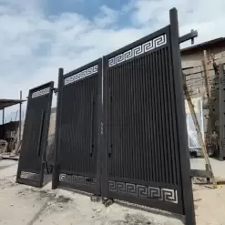 درب حیاط فلزی مدرن طرح سلطنتی - کد 30163 9 درب حیاط فلزی مدرن طرح سلطنتی | امنیت و زیبایی همزمان