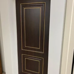 درب چوبی مشکی با قاب سفید مدل کلاسیک دو پنل کد 30716 9 درب چوبی مشکی با قاب سفید مدل کلاسیک دو پنل