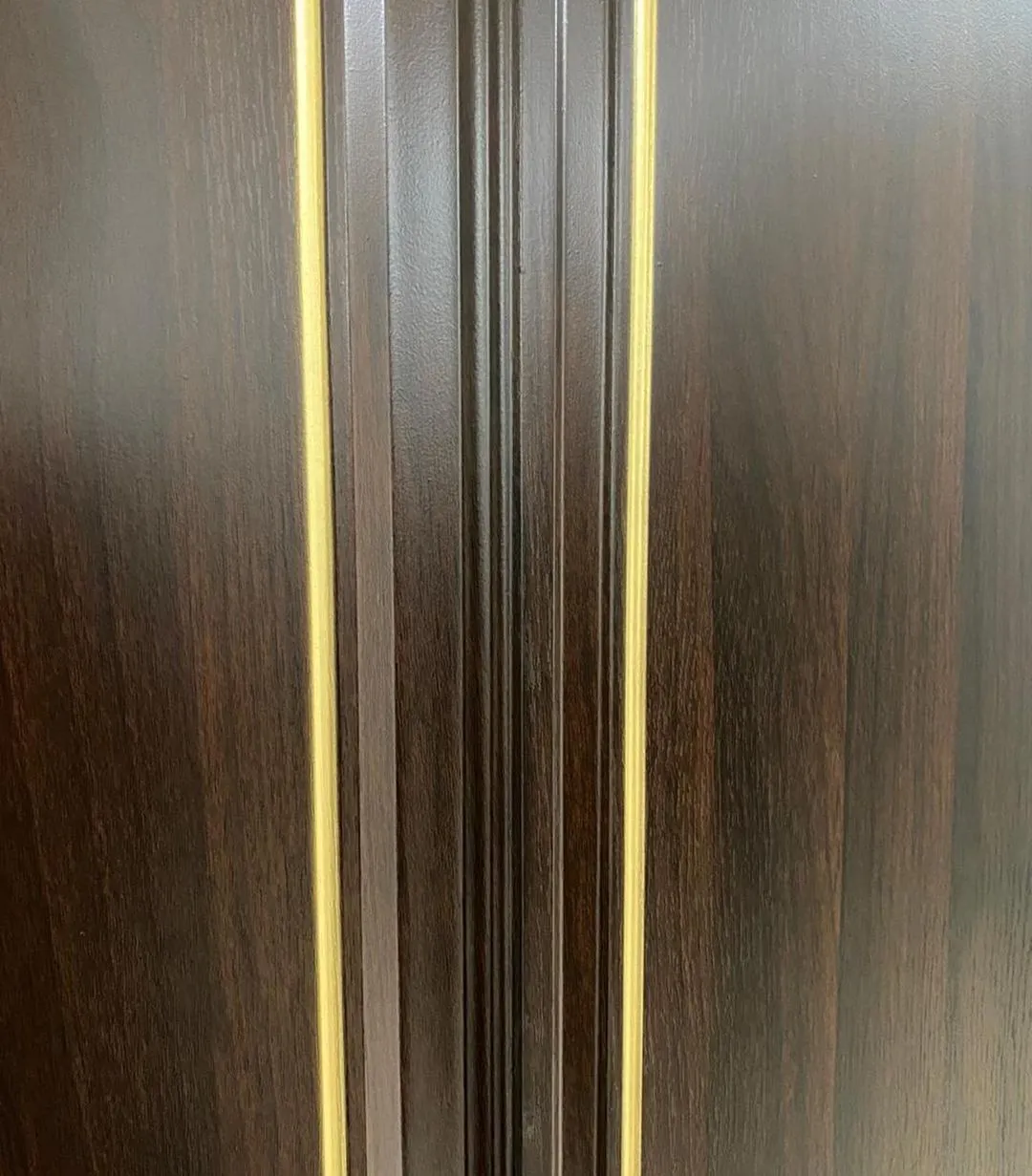 درب چوبی مشکی با قاب سفید مدل کلاسیک دو پنل کد 30716 2 درب چوبی مشکی با قاب سفید مدل کلاسیک دو پنل