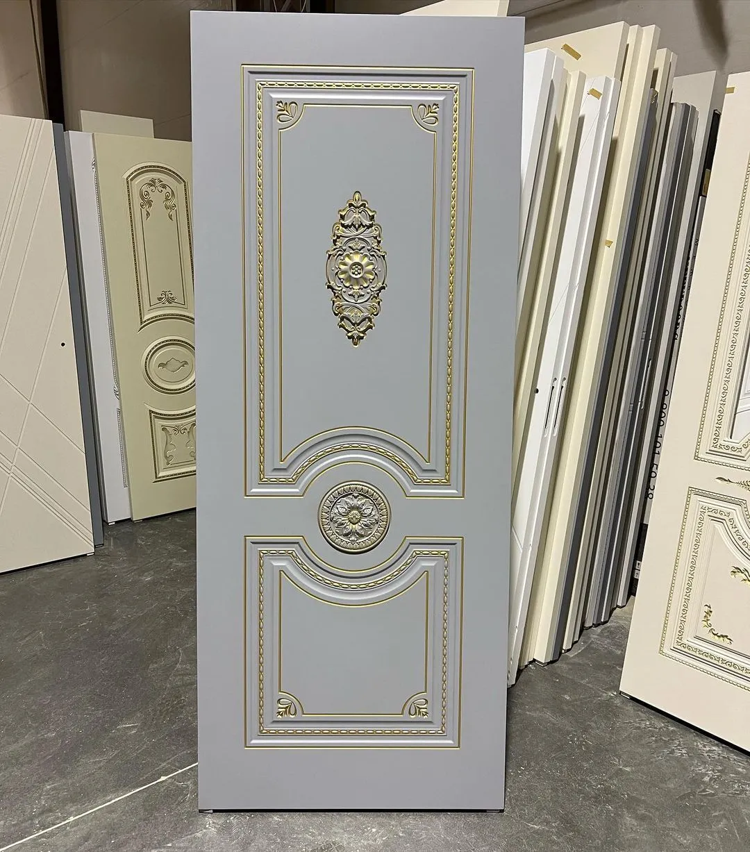 درب کلاسیک MDF طوسی با طرح منبت طلایی مدل سلطنتی کد 30643 2 درب کلاسیک MDF طوسی با طرح منبت طلایی مدل سلطنتی کد 30643 - Image 2