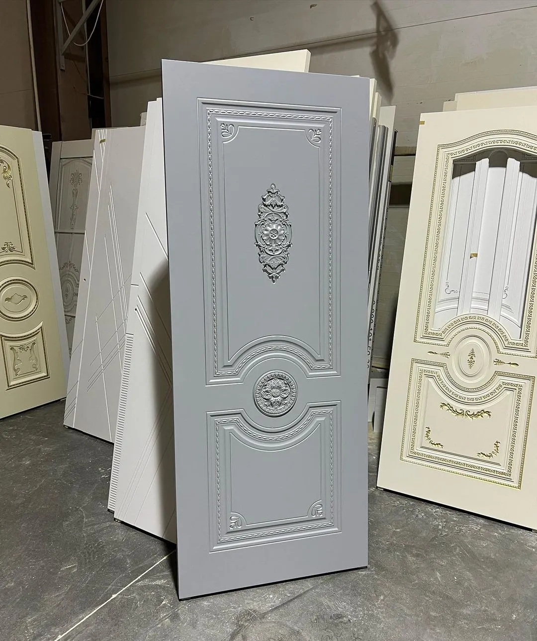 درب کلاسیک MDF طوسی با طرح منبت طلایی مدل سلطنتی کد 30643 8 درب کلاسیک MDF طوسی با طرح منبت طلایی مدل سلطنتی کد 30643