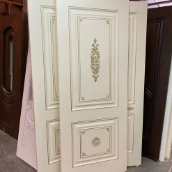 درب MDF کلاسیک با طرح منبت طلایی