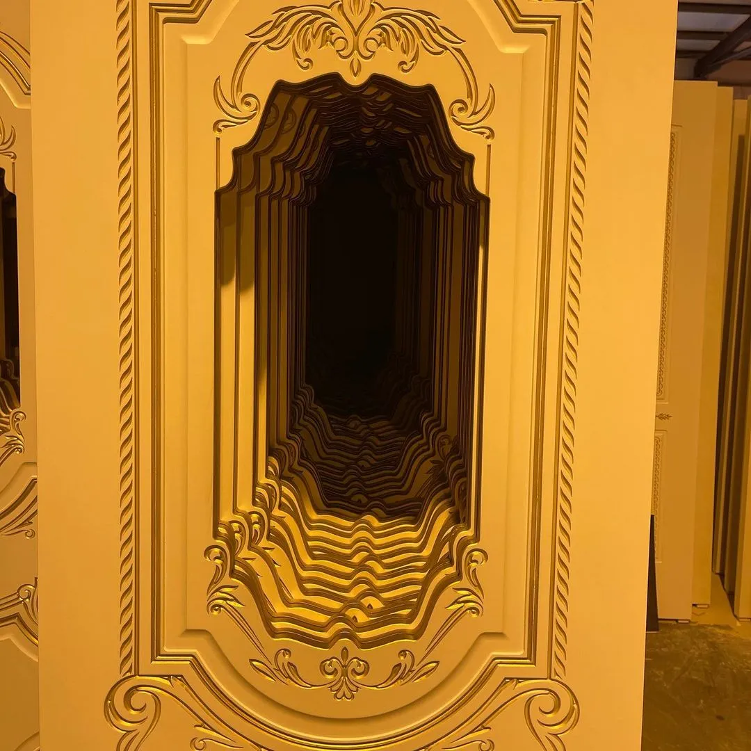 درب کلاسیک لوکس شیشهخور مدل منبت CNC (MDF رنگ پلییورتان) کد 30610 2 درب کلاسیک لوکس شیشهخور مدل منبت CNC (MDF رنگ پلییورتان) کد 30610