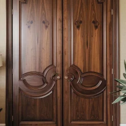 درب چوبی دو لنگه کلاسیک با طراحی برجسته کد 30360 3 درب چوبی دو لنگه کلاسیک با طراحی منبتکاری شده و فریم برجسته