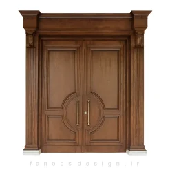 درب ورودی چوبی کلاسیک دو لنگه با قاب و تاج منبت – مدل لوکس فانوس دیزاین