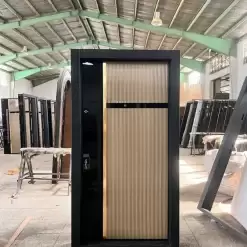 درب ضد سرقت مدل کلاسیک طلایی با فریم مشکی کد 30186 7 درب ضد سرقت کلاسیک طلایی | خرید درب ورودی با فریم مشکی و طراحی مدرن