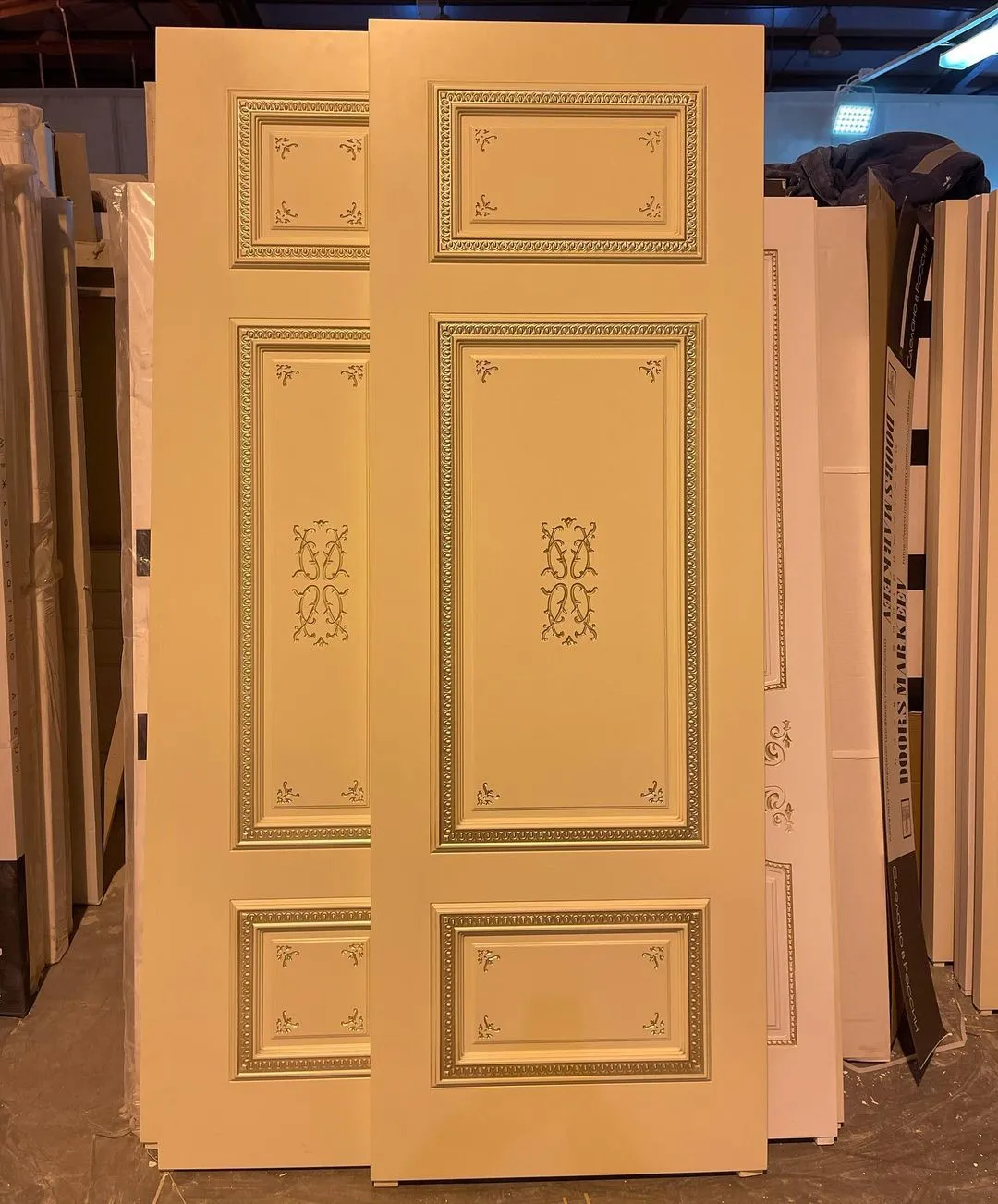 درب کلاسیک کرم طلایی کد 30725 2 درب کلاسیک کرم طلایی