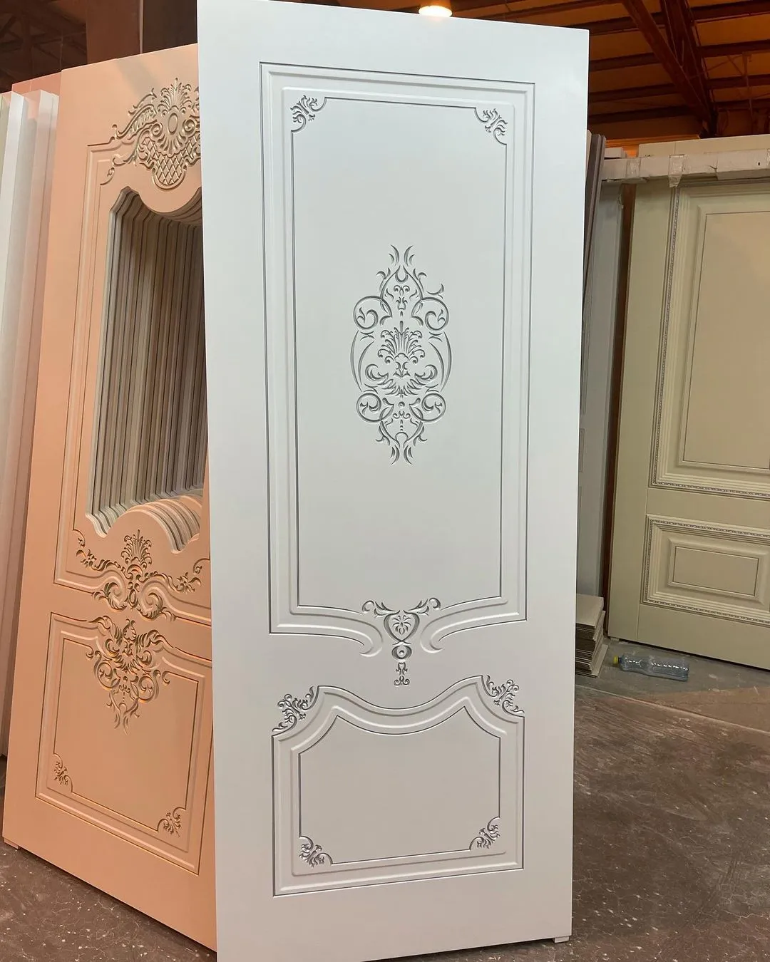 درب کلاسیک منبت سفید کد 30688 2 درب کلاسیک منبت سفید کد 30688