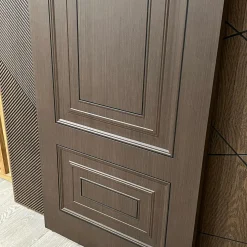 درب چوبی لوکس مدل کلاسیک – طراحی مدرن با پنلهای برجسته کد 30306 11 درب چوبی لوکس مدل کلاسیک