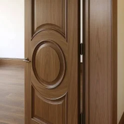 درب چوبی لوکس مدل کلاسیک با نقش برجسته دایرهای کد 30371 3 Classic luxury wooden door with circular relief 2 | فانوس دیزاین تولید کننده انواع درب اتاق ، ضد سرقت، درب ورودی و ضد آل