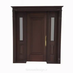 درب چوبی کلاسیک تک‌لنگه با قاب و ستون جانبی – مدل لوکس فانوس دیزاین