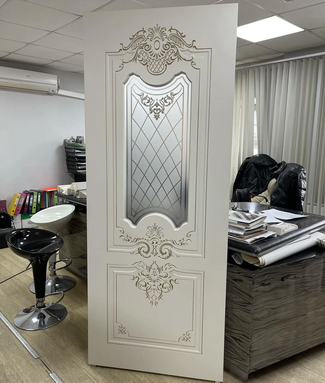 درب سفید کلاسیک تزیینی کد 30679 2 درب سفید کلاسیک تزیینی کد 30679
