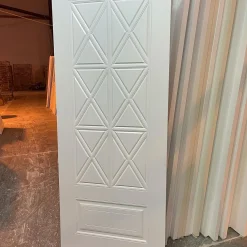 درب سفید لوکس با طراحی هندسی | مدل Diamond کد 30617 7 درب سفید کلاسیک با پنل برجسته