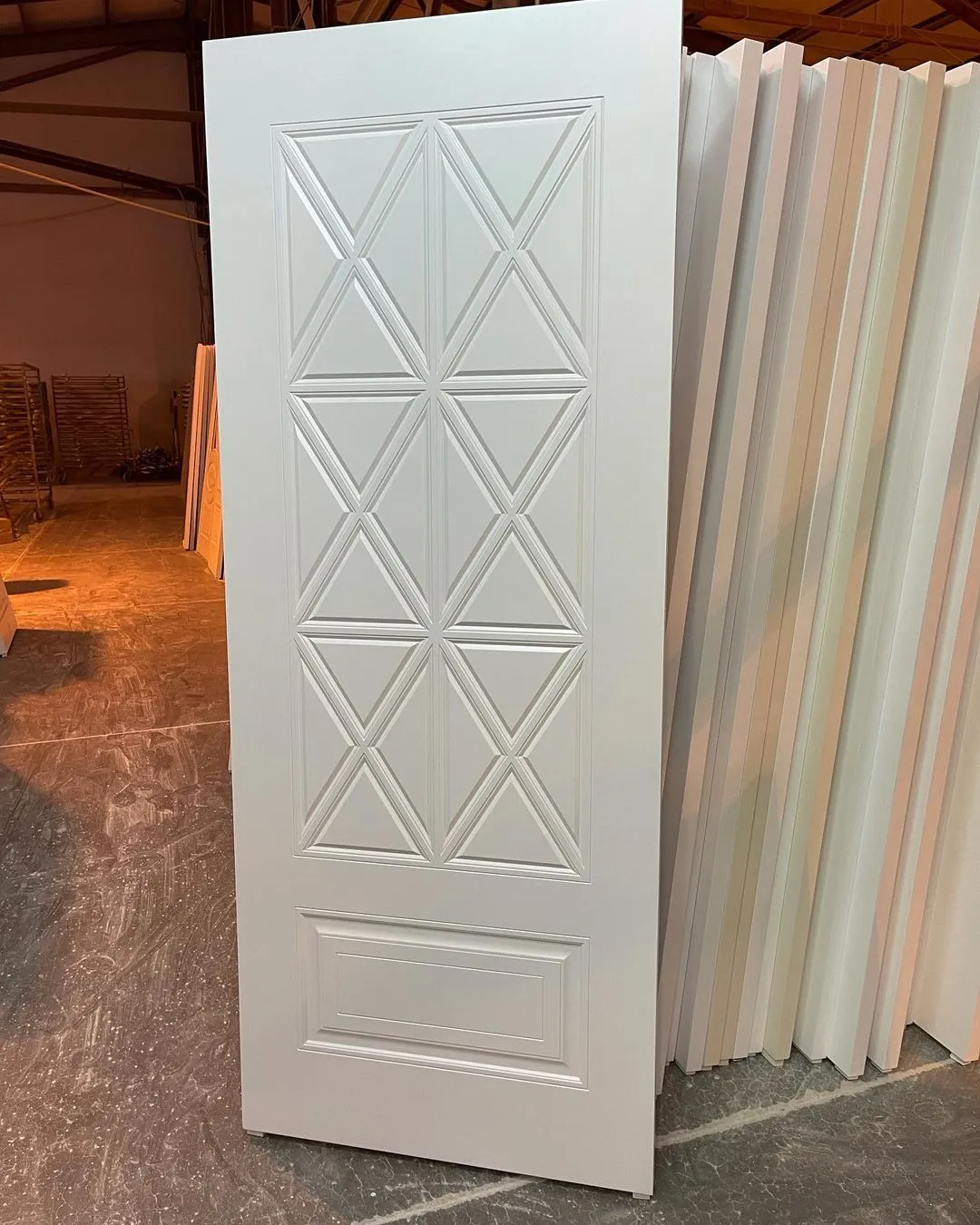 درب سفید لوکس با طراحی هندسی | مدل Diamond کد 30617 4 درب سفید کلاسیک با پنل برجسته