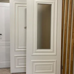 درب سفید کلاسیک با پنل برجسته مدل الگانس کد 30305 11 درب سفید کلاسیک با پنل برجسته مدل الگانس