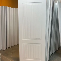 درب داخلی سفید مدل کلاسیک دو پنل شیاردار