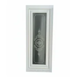 درب اتاقی کلاسیک سفید با شیشه طرح‌دار حکاکی‌شده کد 30252