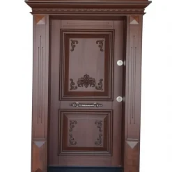 درب ورودی کلاسیک چوبی تاج‌دار