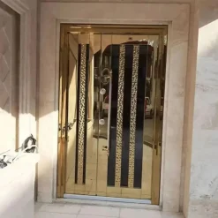 درب استیل طلایی طرح‌دار لوکس | درب ورودی ضد زنگ با طراحی مدرن و برجسته