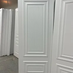 درب اتاقی سفید مدل کلاسیک با پنل برجسته